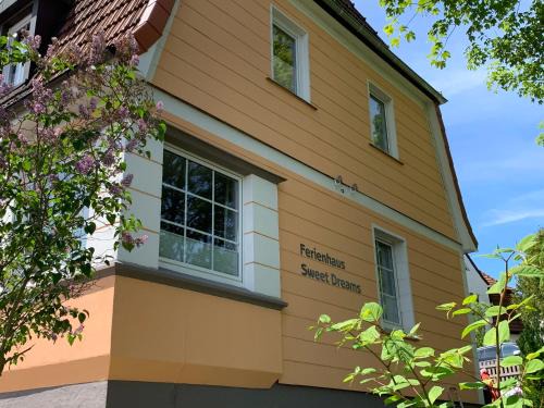 Bad Sachsa House | SweetDreams - Stadtvilla von 1936 - bis 8 Pers - 150qm - 5 Schlafzimmer - 2 Bäder - Hunde willkommen