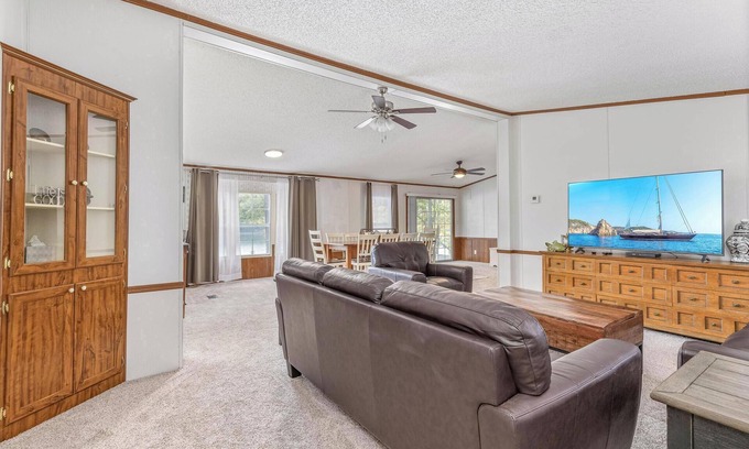 Dennis House | Sweetwater Hollow Getaway. Beautiful Lake front property.