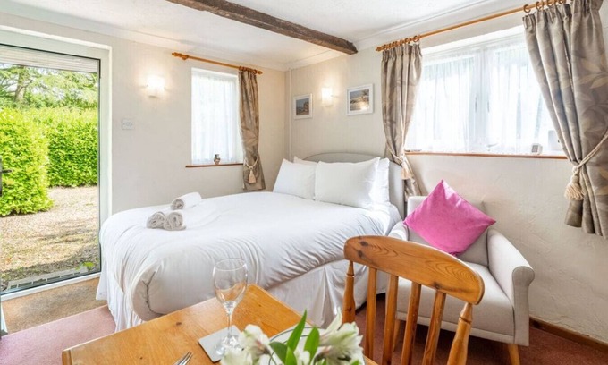 Rackheath Cottage | Swift Host Barn Cottage Rural Barn near the Norfolk Broads