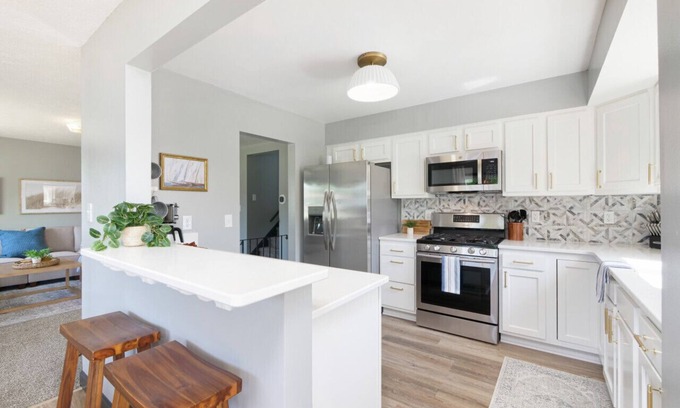 Parma House | Swim & Relax: Pool, Hot Tub & Renovated! HomeHop