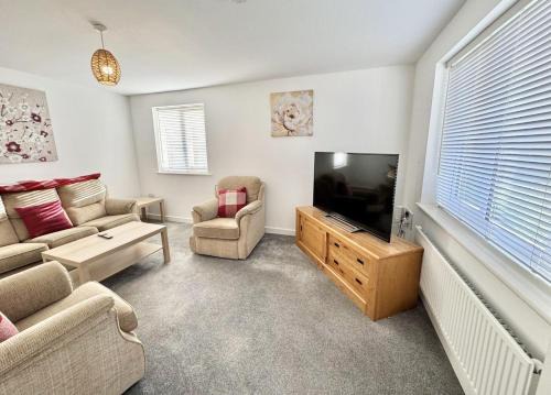 Swindon Apartment | Swindon Large 5 Bedroom Modern Home