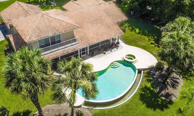 Clermont House | SWISS 41 - Golf Course
