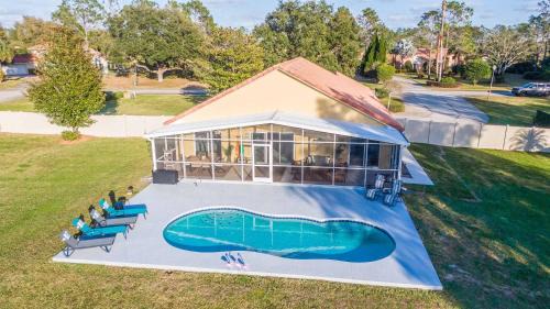 Groveland House | Swiss 49 - Lake Denise