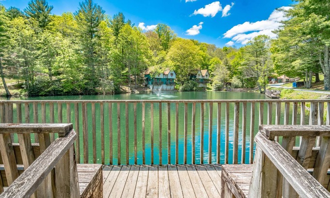 Blowing Rock Cabin | Swiss Mountain Village