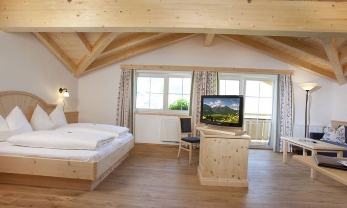 Schonbach House | Swiss stone pine suite - Hotel Grundlhof