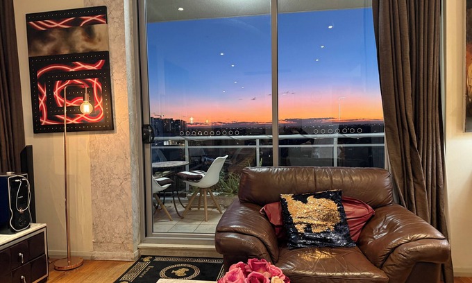 Maroubra Apartment | Sydney Penthouse 1King Bed Queen Bed Extra Queen available Service Guarantee