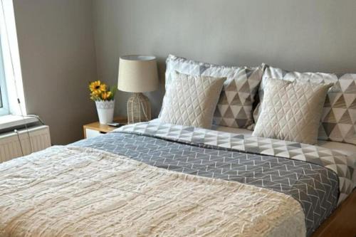 Forest Gate Apartment | Sylvan City Escape in London