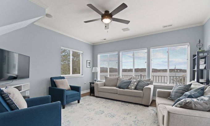Brimfield House | Sylvan lakefront; pet friendly; sleeps 8