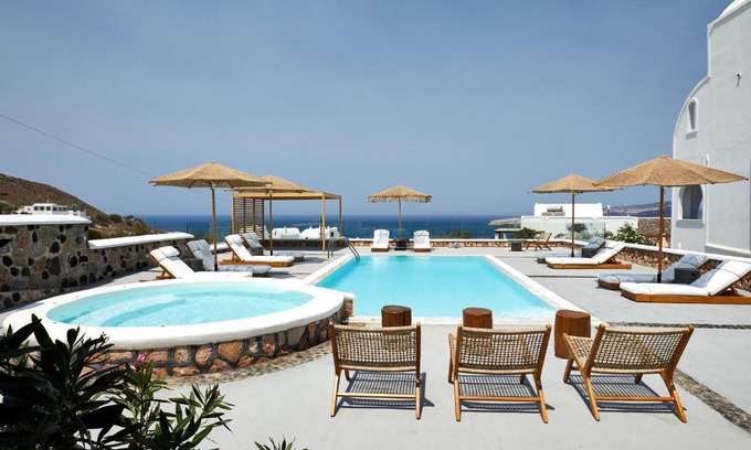 Akrotiri Hotel | Symmetry Suites