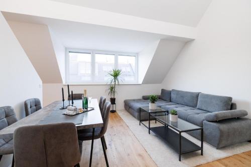 Neulerchenfeld Apartment | SYMPHONY Apartments 41 - Modern Loft with Terrace and Grill in Central Location