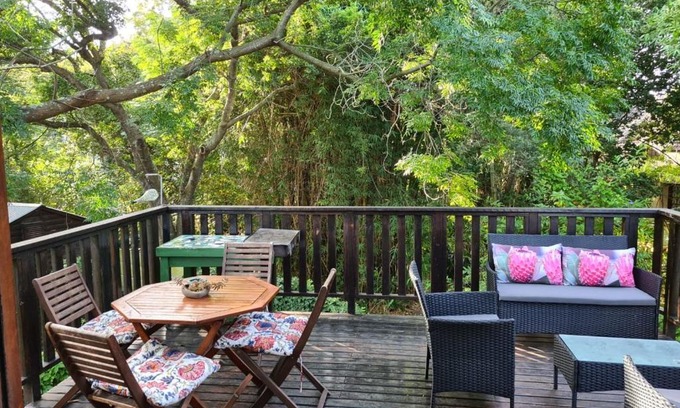 Old Place Apartment | Syringa Cottage Family Hideaway