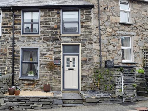 Ffestiniog House | Tŷ Ar Y Tro