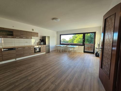 Solingen Apartment | T&K Apartments - Solingen - 3-6 Zimmer Grand Apartments with private parking for all vehicles