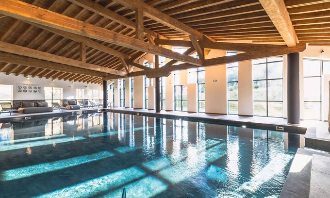 Megeve Apartment | T2 apartment in 4-star luxury hotel residence with swimming pool.