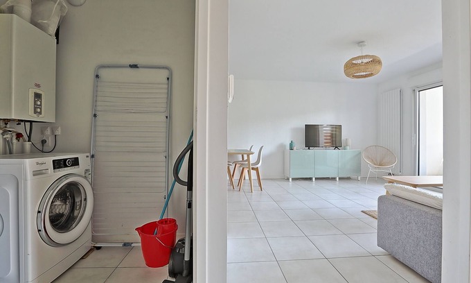 Kokotia Apartment | T2 cosy with terrace parking, beach nearby, Acotz