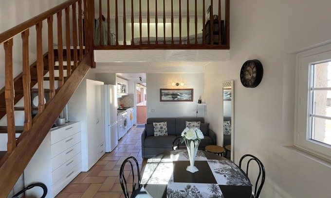 La Nartelle Apartment | T2 duplex 4*, renovated, facing the beach Nartelle.Clim/wifi fiber