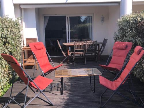Guerande Apartment | T2 Rez de jardin piscine parking La Baule
