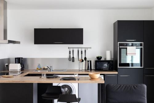 Nord-Saint-Martin Apartment | T2 très bien situé-refait-Balcon aménagé-box clos