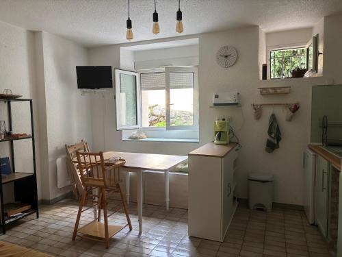 Ax-les-Thermes Apartment | T3 confort à Ax - randos, ski et relaxation