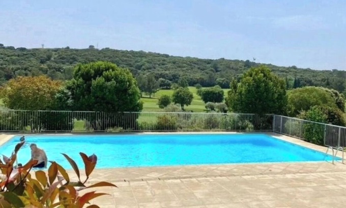 Garrigues Apartment | T4 100 m2 vue sur le Golf Avec Terrasse ET Piscine