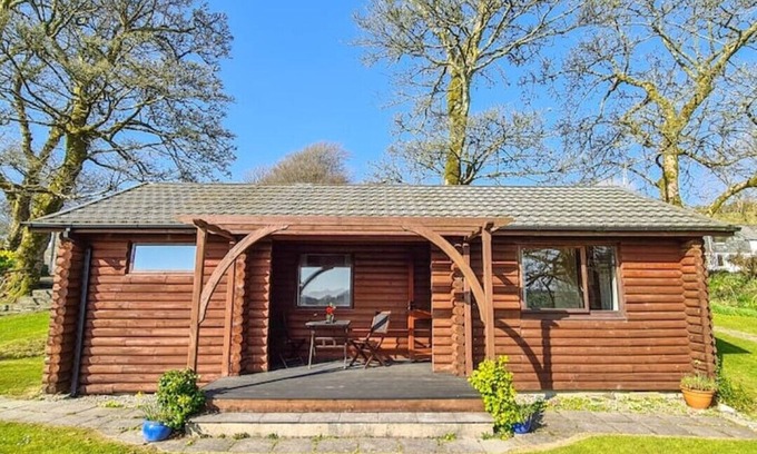 Fivelanes Cabin | Ta Mill Brookview lodge 2 in a Stunning Retreat