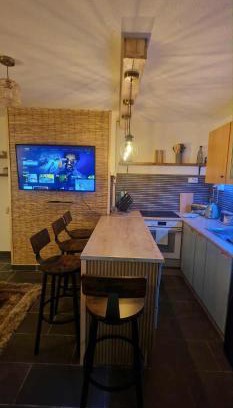 Gabalfa Apartment | Taff Cottage - Cosy & stylish getaway by River Taff