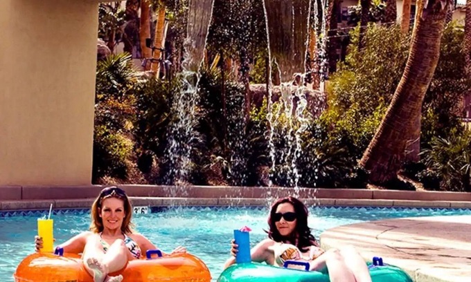 Las Vegas Resort | Tahiti Village Huge 1BR Luxury Suite, Jacuzzi, Steam Shower, Balcony, Lazy River