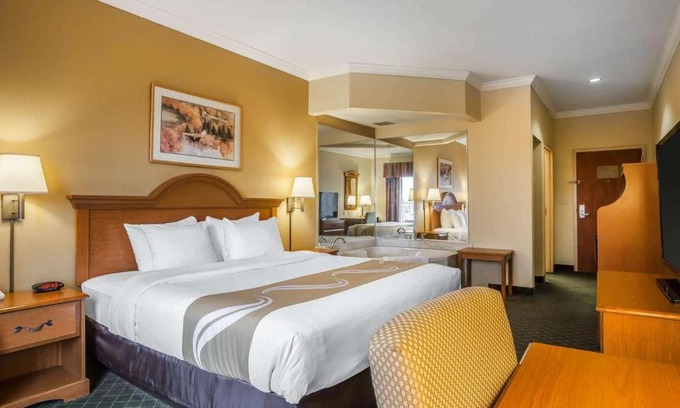 Tahlequah Hotel | Tahlequah Inn