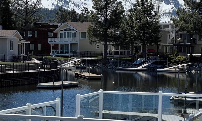 Tahoe Keys House | Tahoe Keys Chalet - Summer Boat Slip Winter Holiday - 30 day requirement