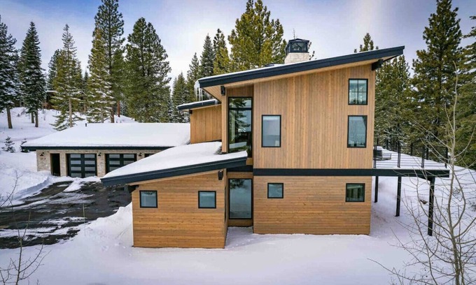 Ponderosa Palisades House | Tahoe Luxury Home - Scenic Views