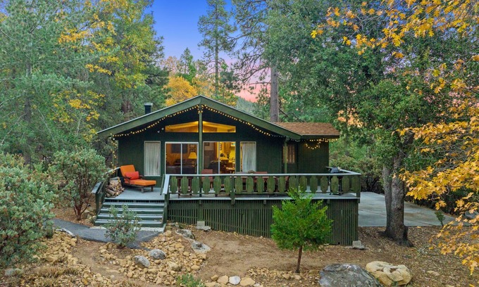 Palm Springs Cabin | Tahquitz Chalet: Pet Friendly, Retro Chic Cabin with Lily Rock Views