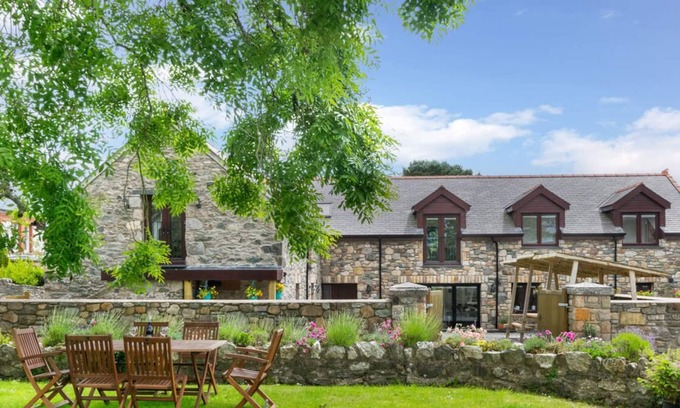 Bodorgan House | Tai Marian Group Cottages