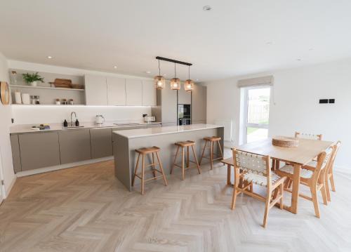 Amlwch House | Tai Porth Llechog Bungalow By Birch Stays