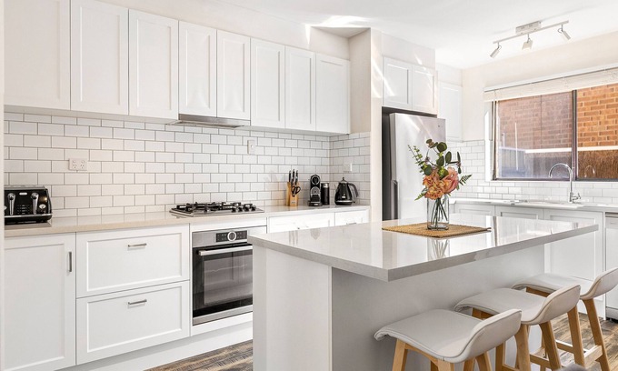 Hyde Park House | Taity's In Unley | 2km to City, Carport, Self Check-In, BBQ & King Bed
