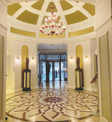 Cape Town City Centre Apartment | Taj Hotel Cape Town - luxury 5 star suites - very spacious with kitchenette, Lions Head views