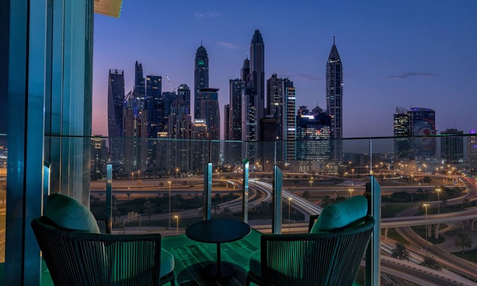Jumeirah Lake Towers Hotel | Taj Jumeirah Lakes Towers