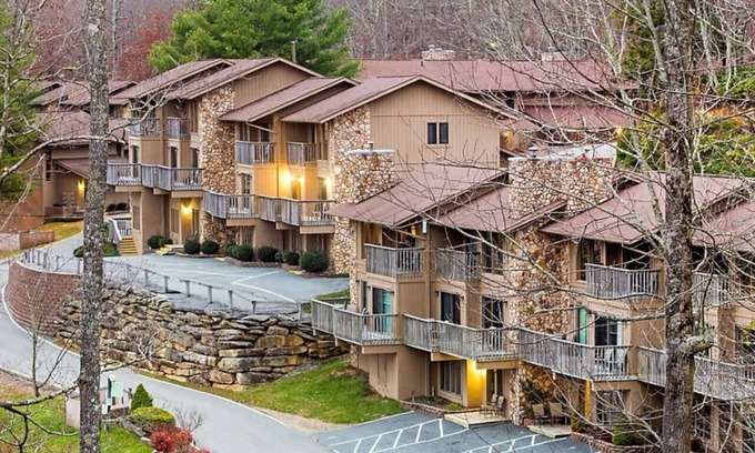 Banner Elk Condo | Take in Natures Beauty with lots of resort outdoor activities in 1BD condo