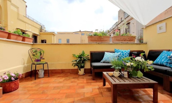 Celio Apartment | Take Me Rome - Colosseo Terrace Aparment