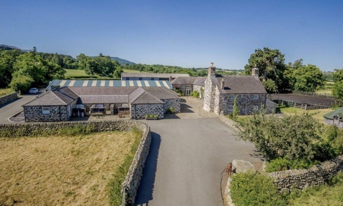 Bangor Cottage | Tal y Bont Farm - a remote that sleeps 30 guests in 14 bedrooms