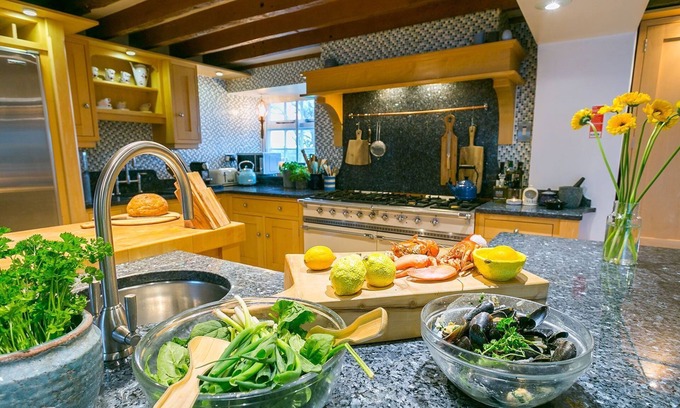 Bangor Apartment | Tal Y Bont Uchaf - a remote that sleeps 24 guests in 11 bedrooms