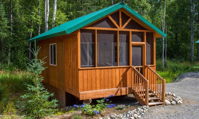 Talkeetna Cabin | Talkeetna Wilderness Lodge - Studio Cabin #1 – Queen Bed