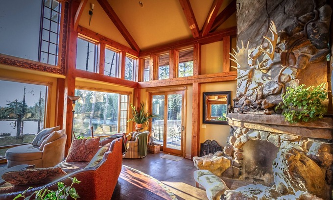 Sandpoint Hotel | Talus Rock Retreat