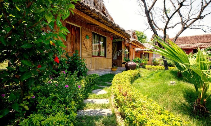 Hoa Lu Cabin | Tam Coc Palm House