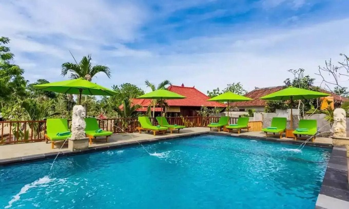 Mushroom Bay Hotel | Taman Sari Villa, Nusa Lembongan #1 Twin Bedroom with Garden view