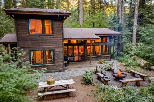 Rhododendron House | Tamanawas Cabin