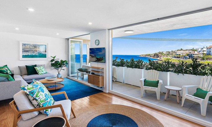 Tamarama Apartment | Tamarama Beach-Spectacular Views & Great Balcony