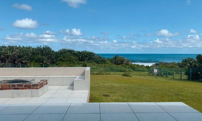 Port Edward House | Tamassa Holiday Home on the Beach, in Port Edward