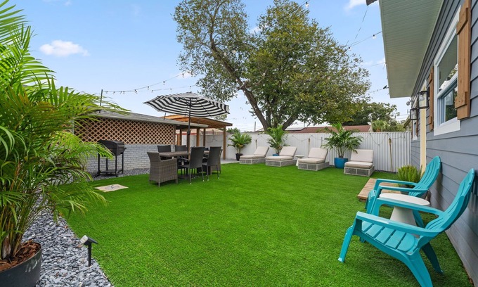 Egypt Lake-Leto Apartment | Tampa Lounge Oasis – Prime Spot Near Buccaneers Stadium,Airport & Moren