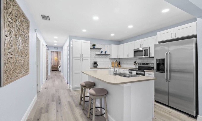 Orient Park House | Tampa Modern and Cozy Getaway Near Downtown and Ybor
