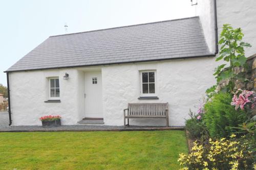 Dinas Cross House | Tan Y Bryn Y Bwthyn Cwm yr Eglwys